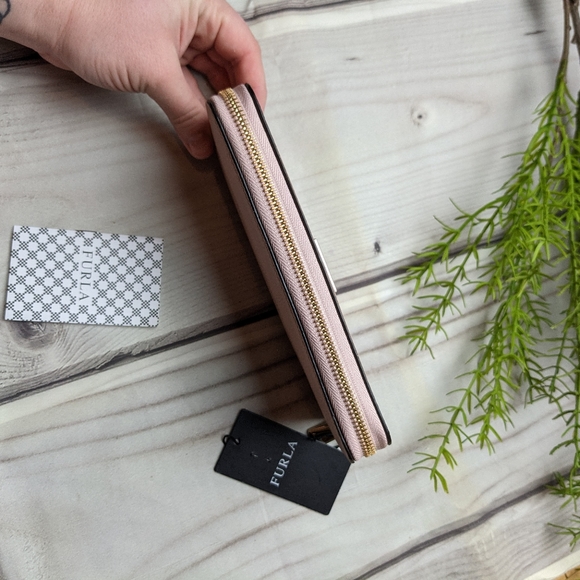 Furla | NWT Pebbled Leather Wallet - Picture 2 of 10